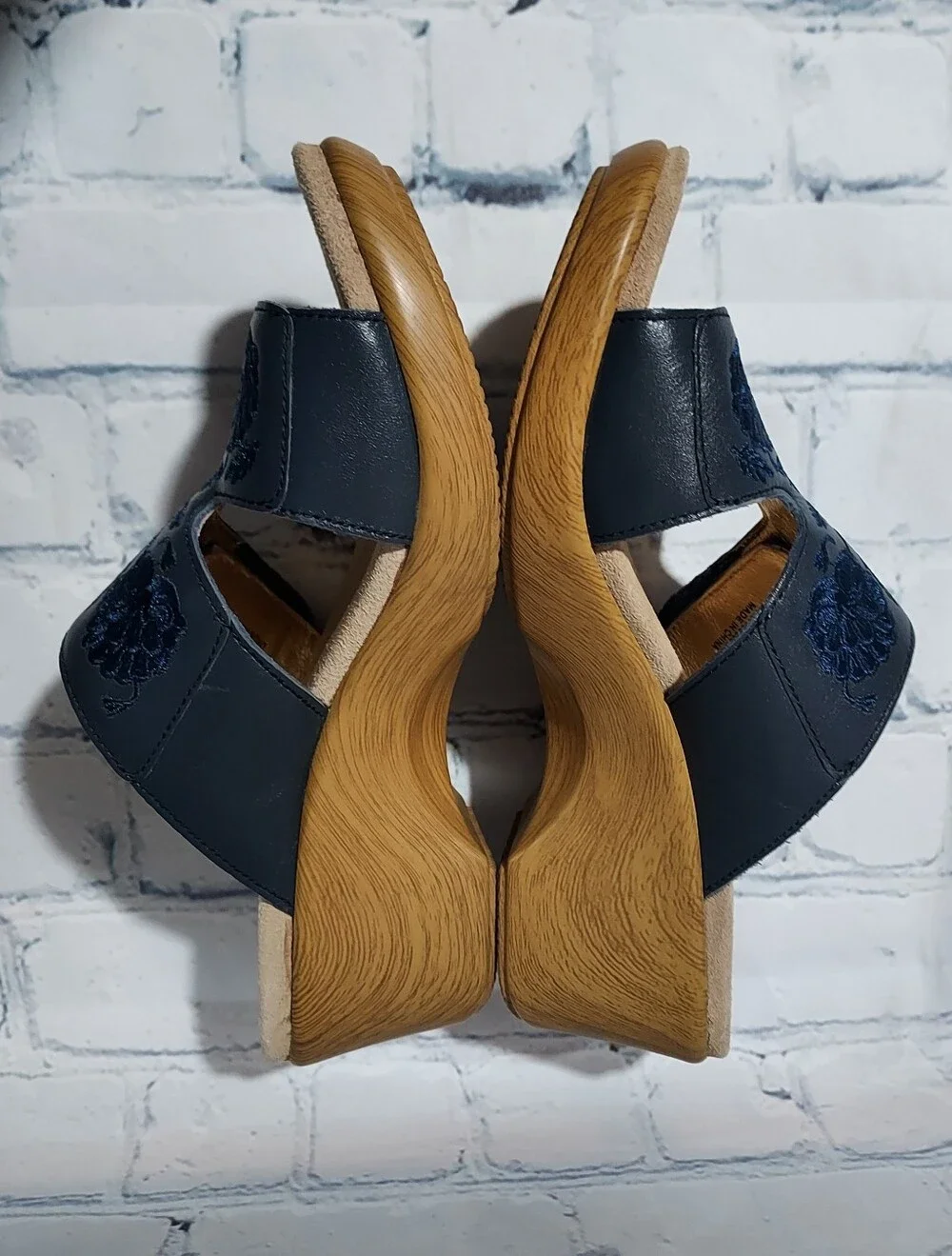 Alegria LIN 622 N Embroidered Leather Navy Wedge Sandal Size 37 Size 7-7.5 US